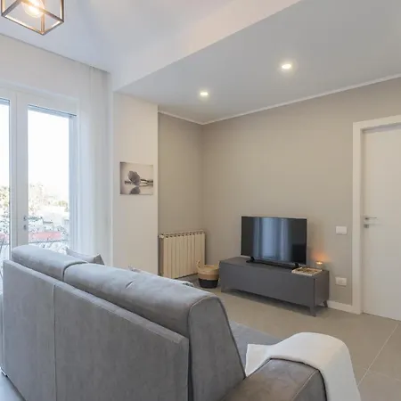 Apartment Isola Felice Grandate By Rent